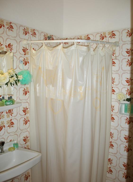 Hotel Florakis Livanátai Habitación foto